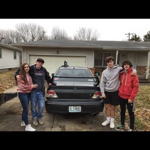 Meet your Posher, Dillon